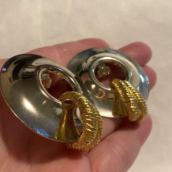 Vintage Large Silver And Gold Tone Geometric Statement Clip On Earrings - Picture 8 of 9